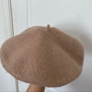 3/25$ beige beret